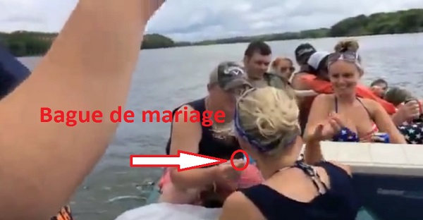 OMG! Une demande en mariage qui tombe à l'eau. OUPS!