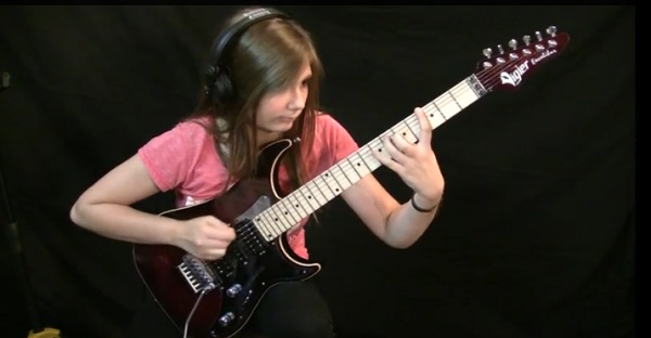 Elle est virtuose de la guitare à 14 ans! VRAIMENT INCROYABLE À VOIR!